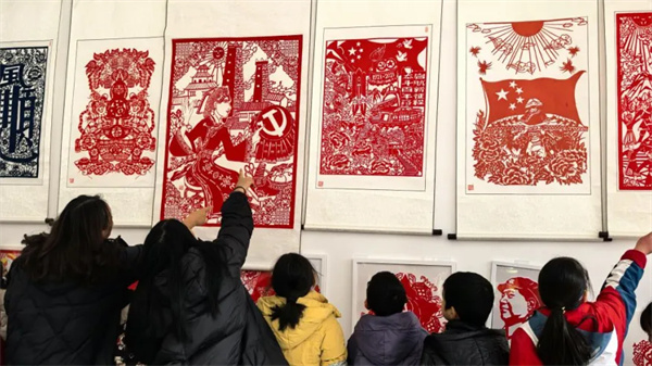 小金縣城關(guān)第二小學(xué)開展“鑄牢中華民族共同體意識(shí)”社團(tuán)文化藝術(shù)活動(dòng)