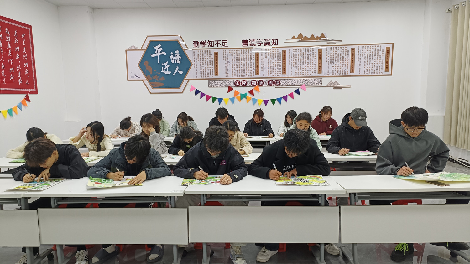 緬懷先烈寄哀思，傳承文化潤心田——博學(xué)書院開展“緬懷先烈,傳承清明文化”主題教育活動(dòng)